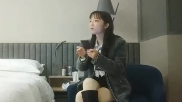 性感美少女被利哥探花狂抽猛插 淫水狂喷白浆四溅